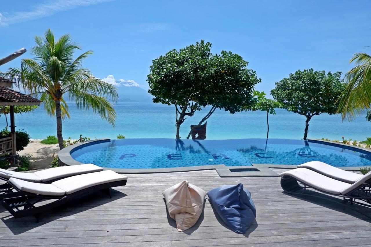 Blue Harbor Beachfront Villas & Resto Ped Exterior photo