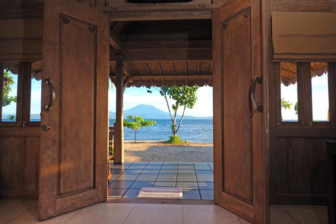 Blue Harbor Beachfront Villas & Resto Ped Exterior photo